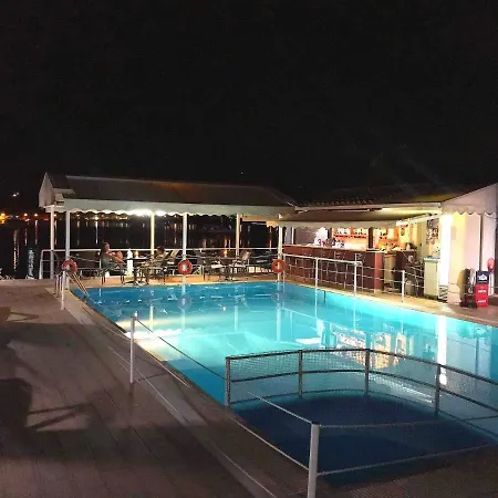 Apartamento Stunning Property Sea Front In Lefkada