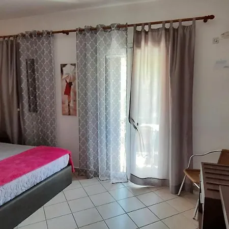 Stunning Property Sea Front In Lefkada *